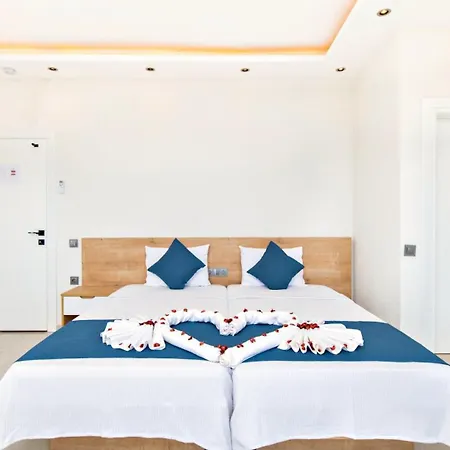 Uzumlu Village 2 Bedroom 3420 וילה קלקן