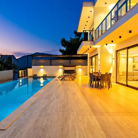 Uzumlu Village 2 Bedroom 3420 * Kalkan